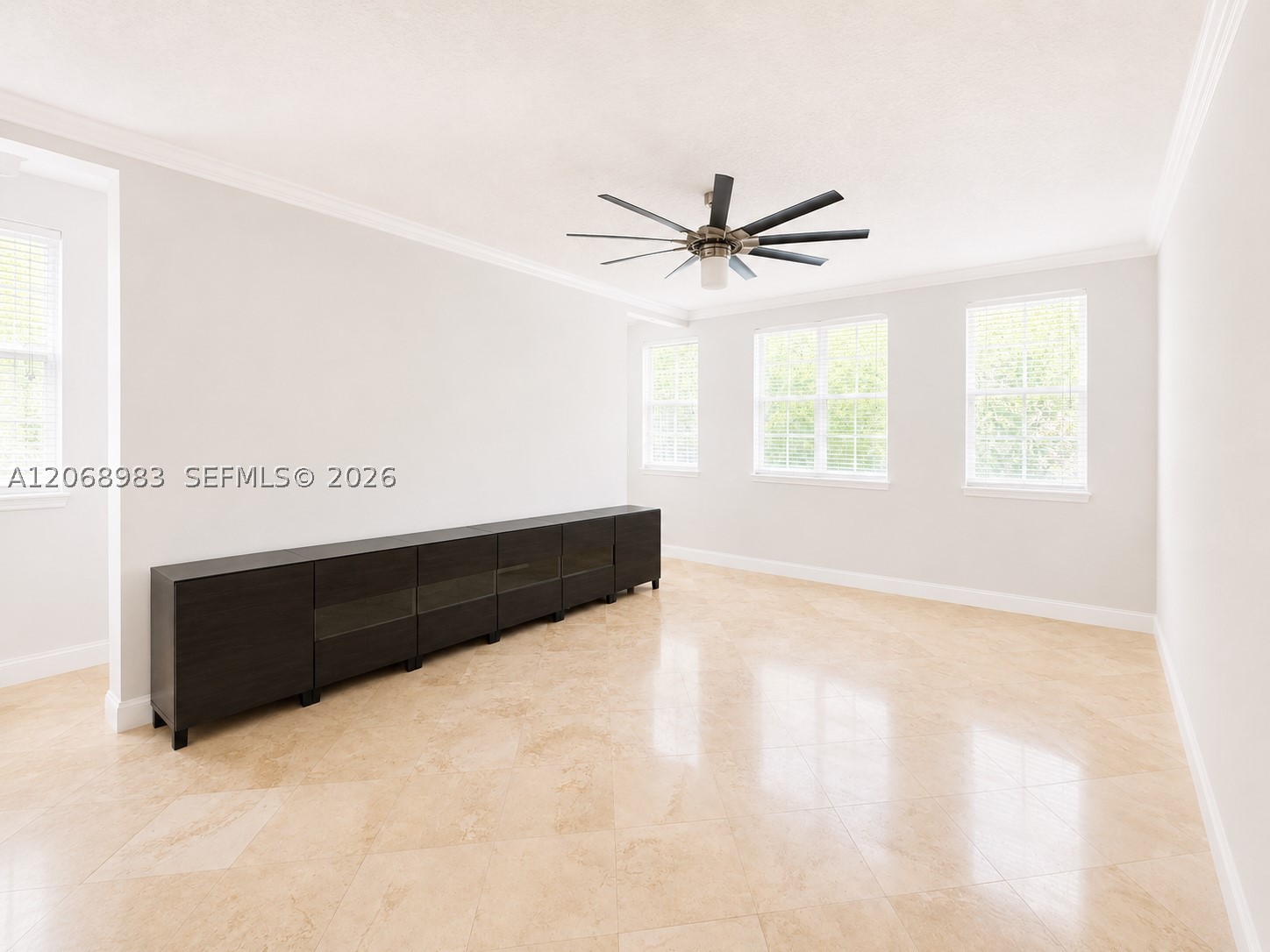 2069 S Ocean Dr #TH18, Hallandale Beach FL 33009
