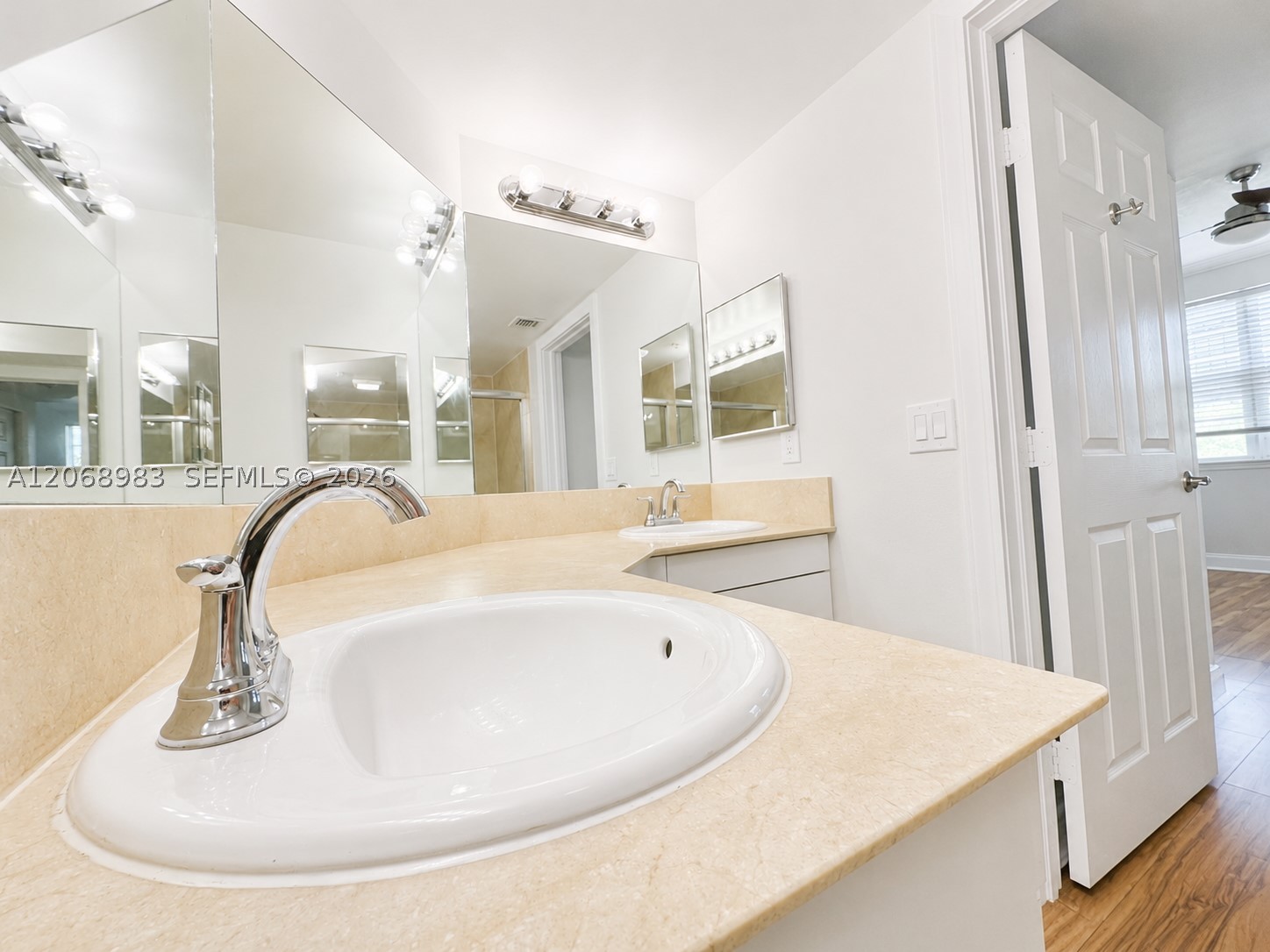 2069 S Ocean Dr #TH18, Hallandale Beach FL 33009