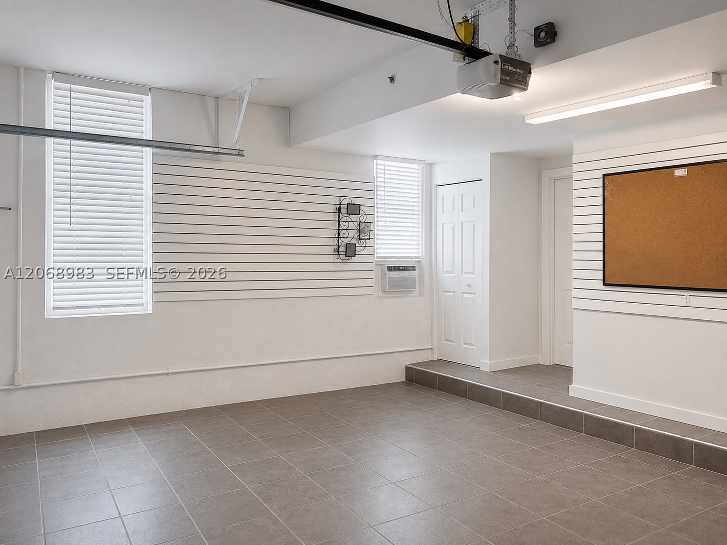 2069 S Ocean Dr #TH18, Hallandale Beach FL 33009
