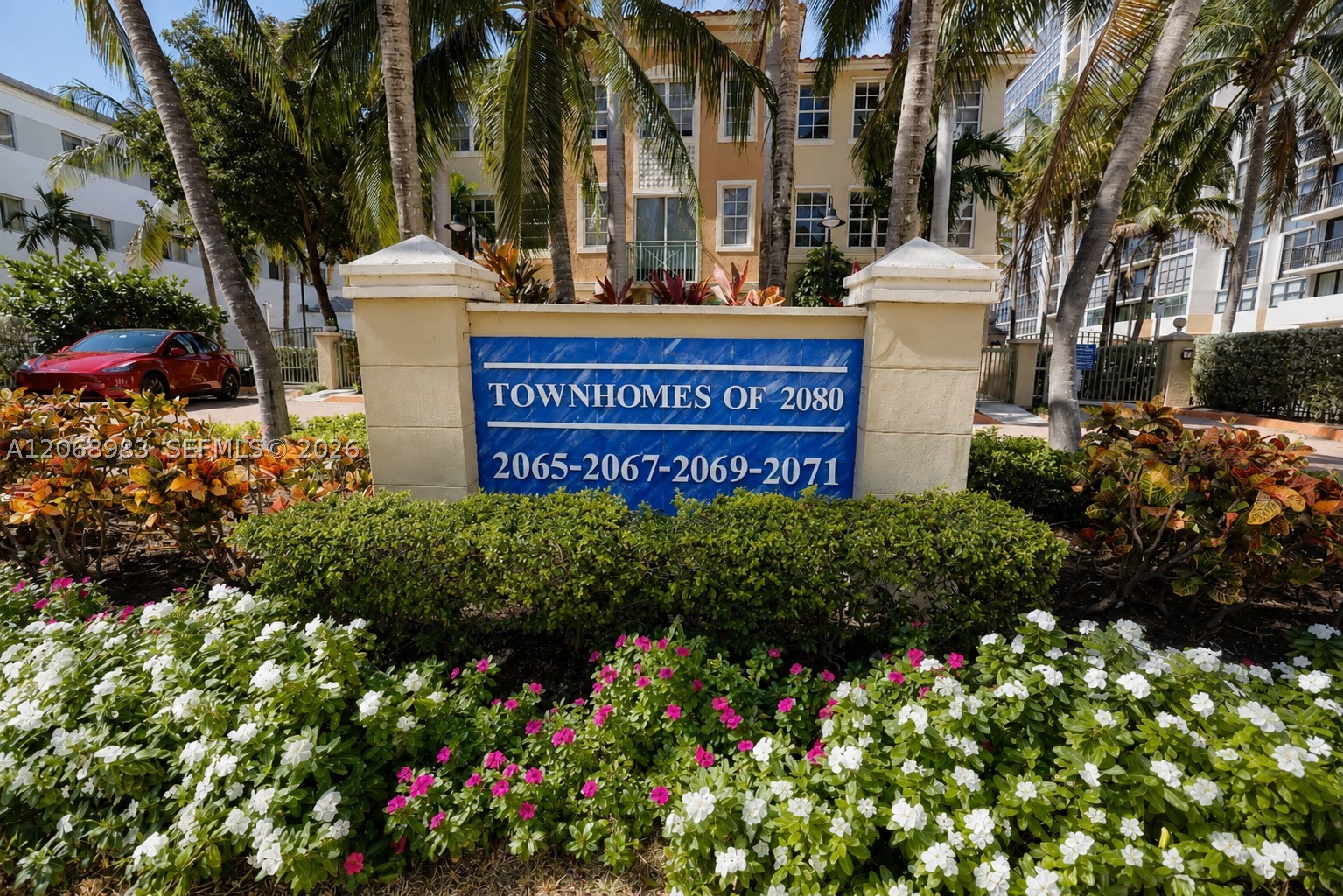 2069 S Ocean Dr #TH18, Hallandale Beach FL 33009