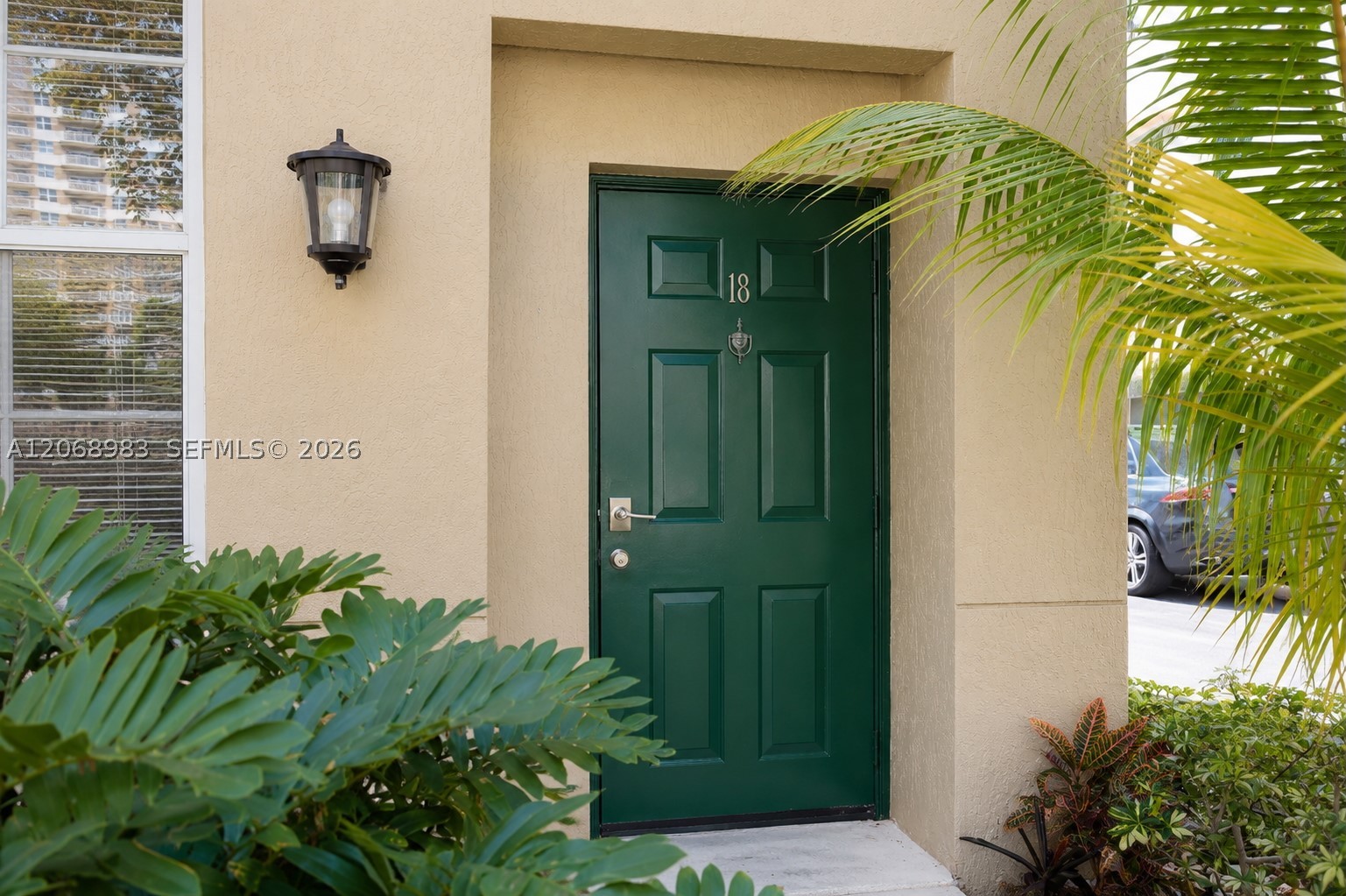 2069 S Ocean Dr #TH18, Hallandale Beach FL 33009