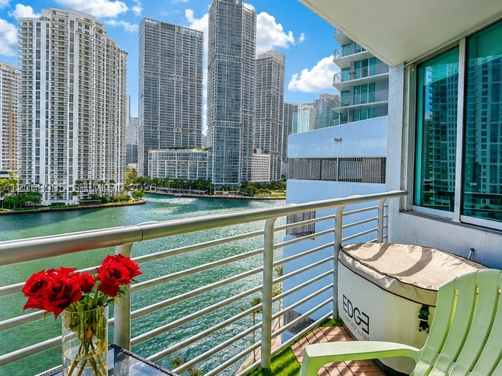 335 S Biscayne Blvd #1005, Miami FL 33131