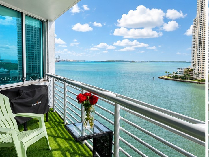 335 S Biscayne Blvd #1005, Miami FL 33131
