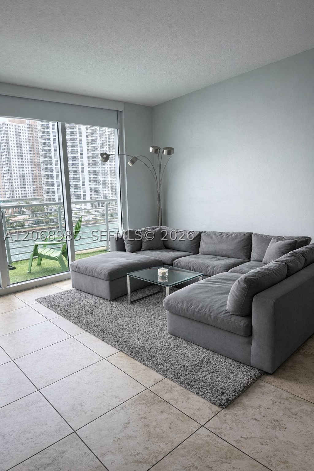 335 S Biscayne Blvd #1005, Miami FL 33131