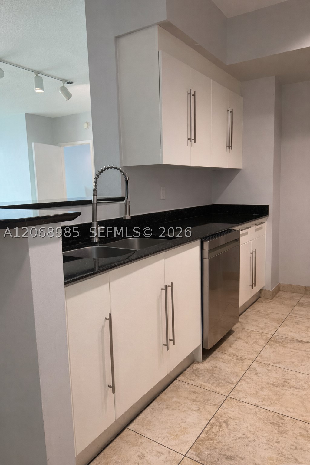 335 S Biscayne Blvd #1005, Miami FL 33131