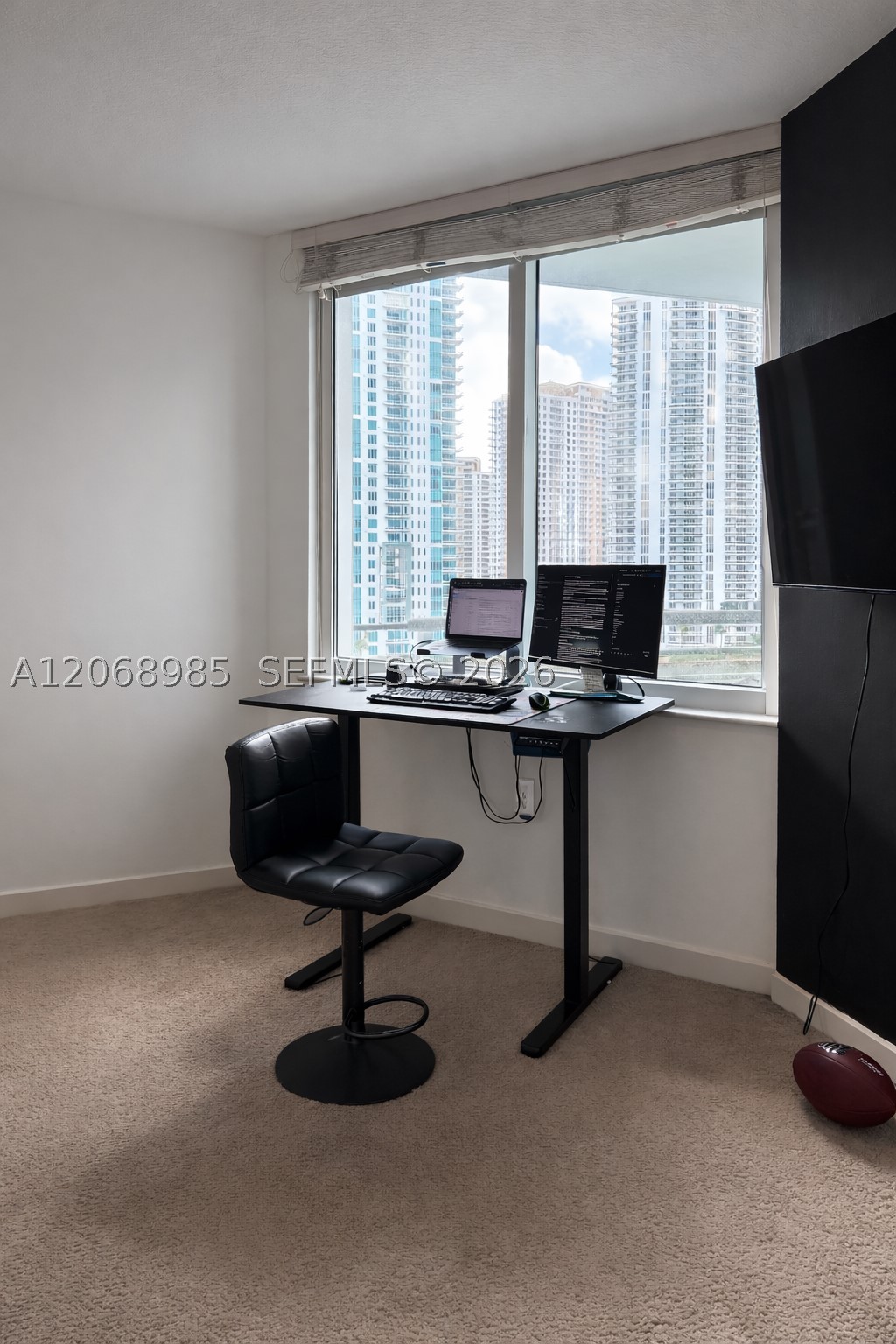 335 S Biscayne Blvd #1005, Miami FL 33131