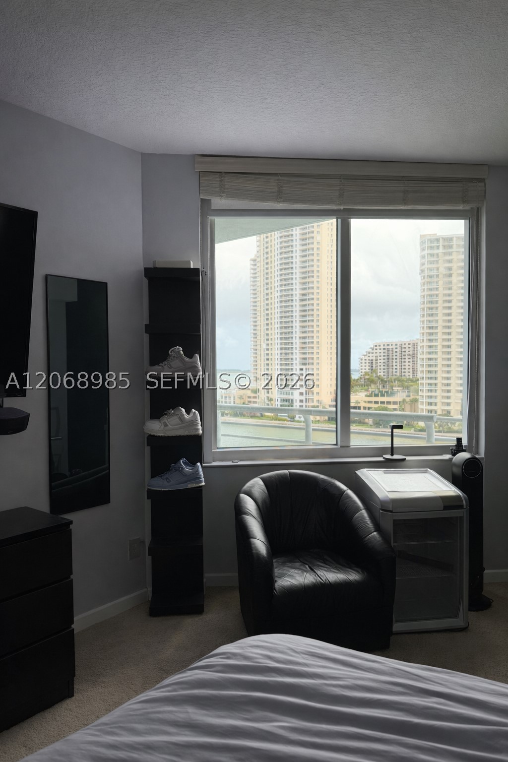 335 S Biscayne Blvd #1005, Miami FL 33131