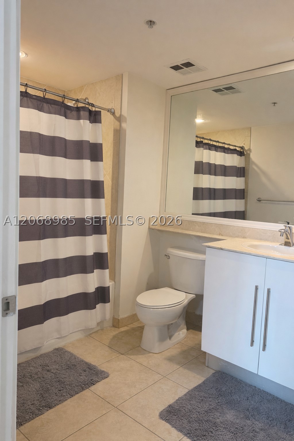 335 S Biscayne Blvd #1005, Miami FL 33131