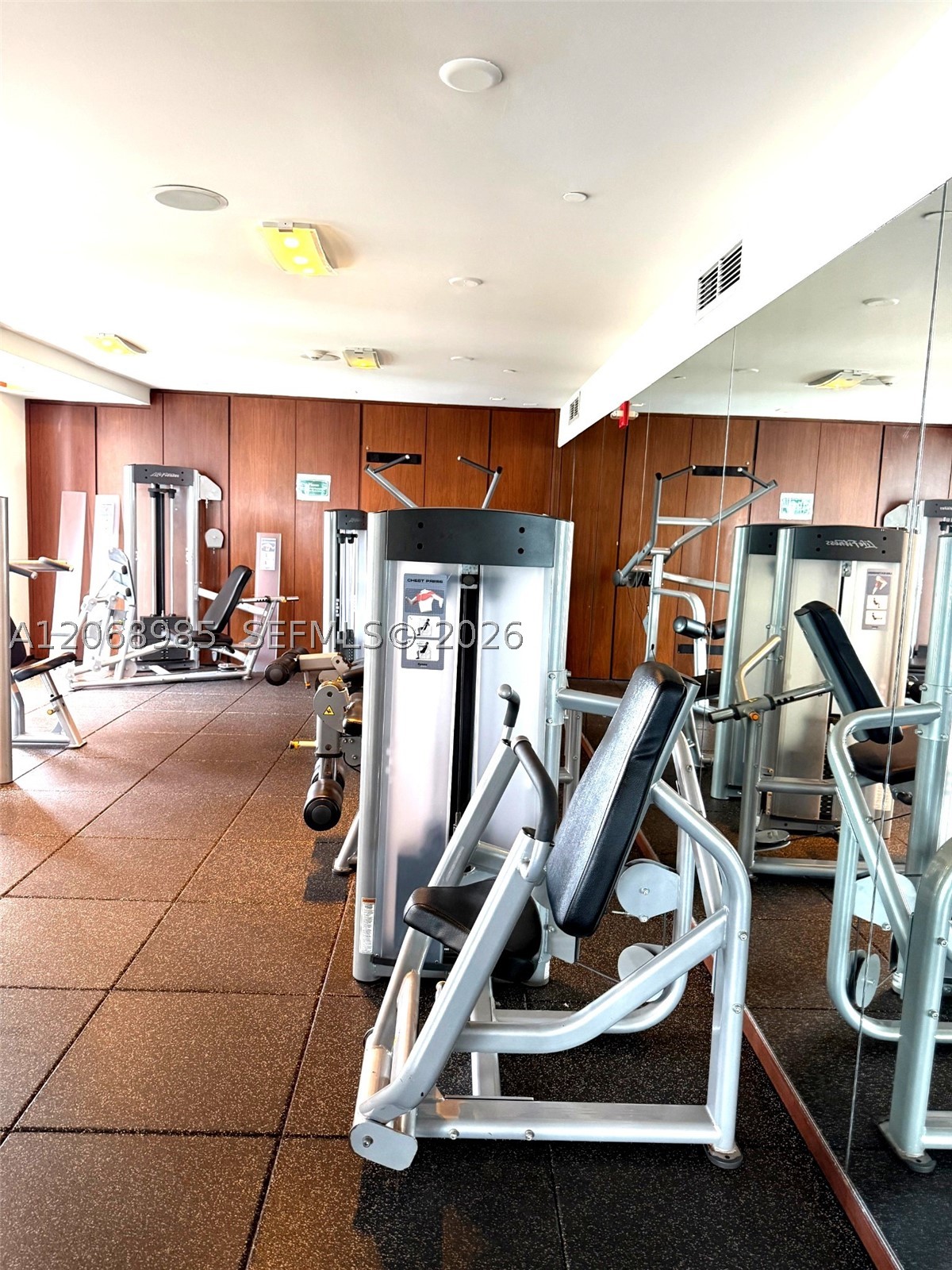 335 S Biscayne Blvd #1005, Miami FL 33131