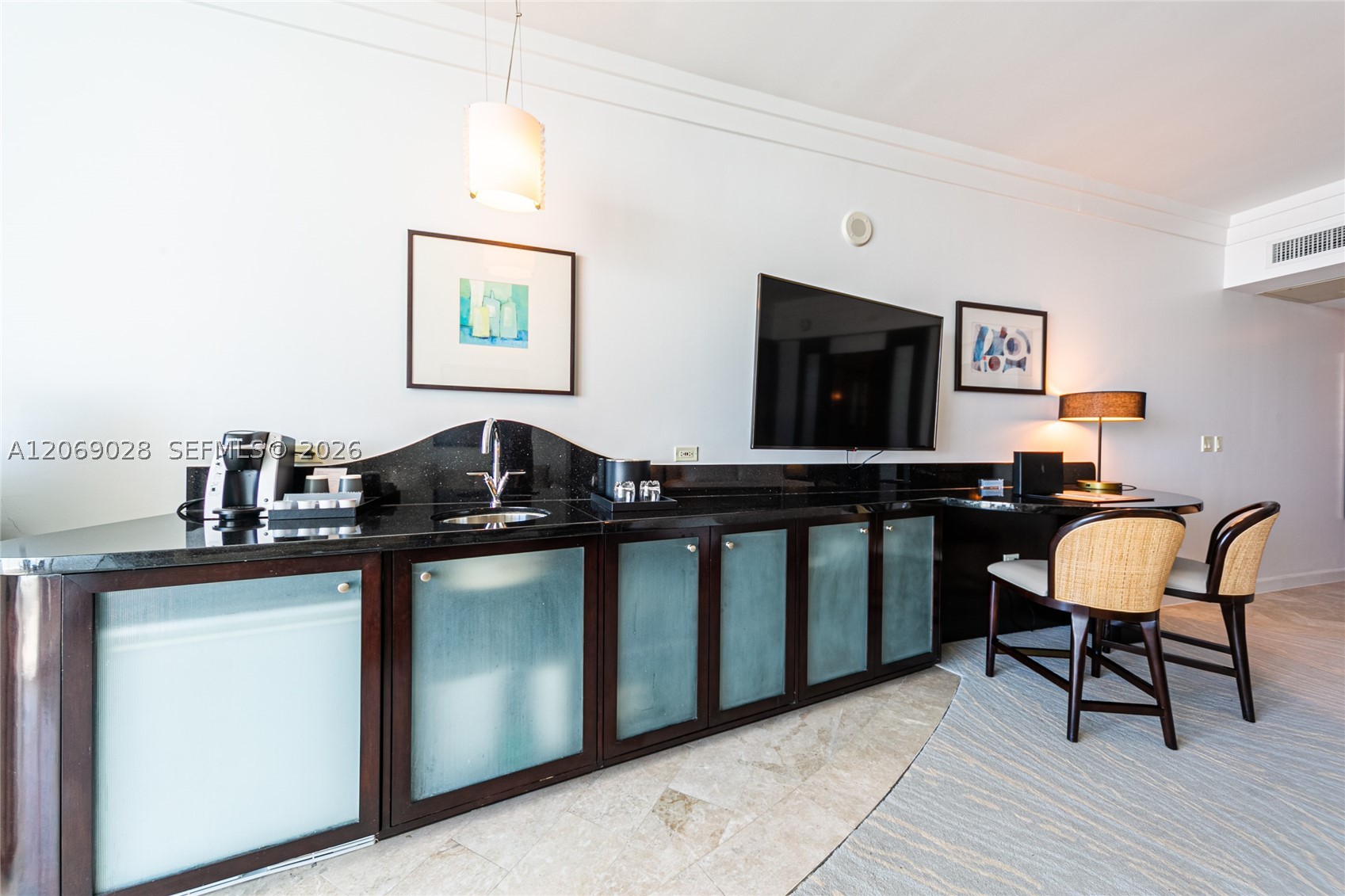 4391 Collins Ave #1015, Miami Beach FL 33140