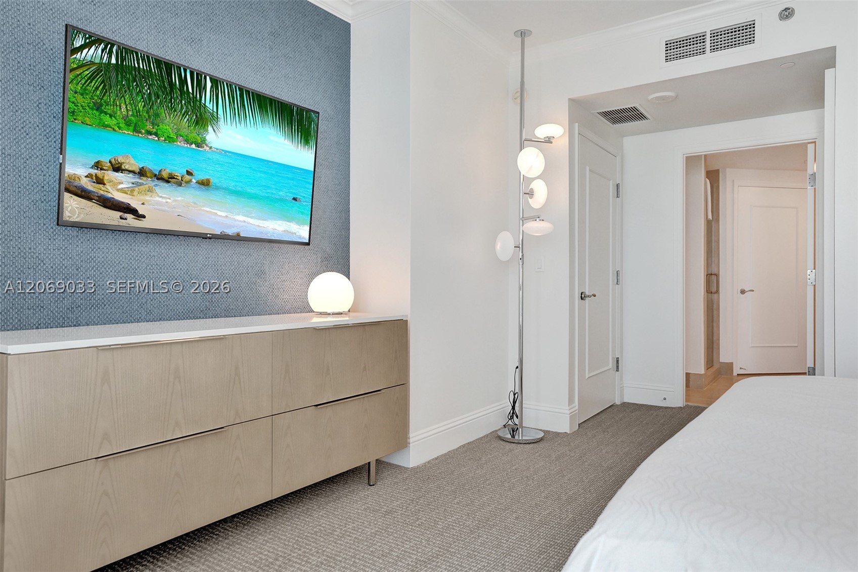 4401 Collins Ave #1503, Miami Beach FL 33140