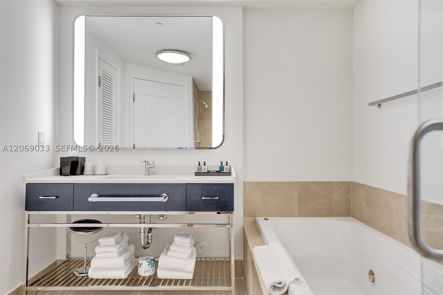 4401 Collins Ave #1503, Miami Beach FL 33140