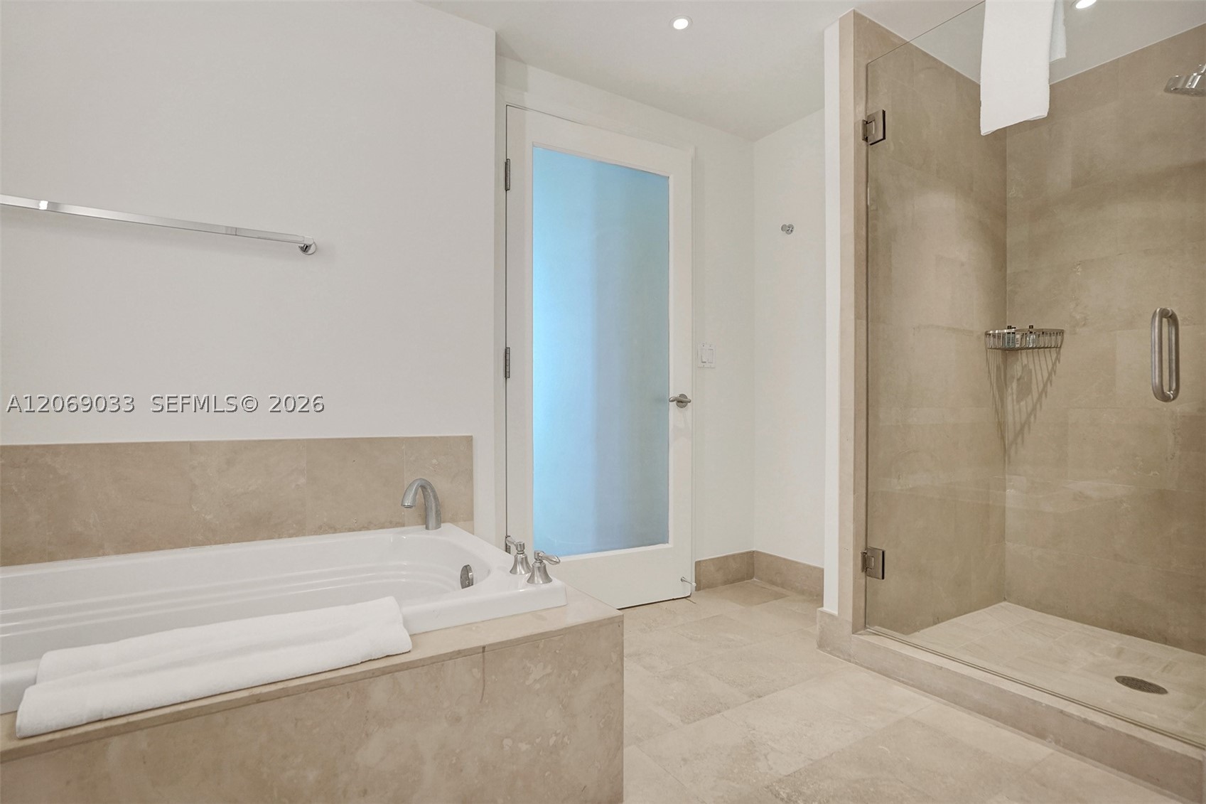 4401 Collins Ave #1503, Miami Beach FL 33140