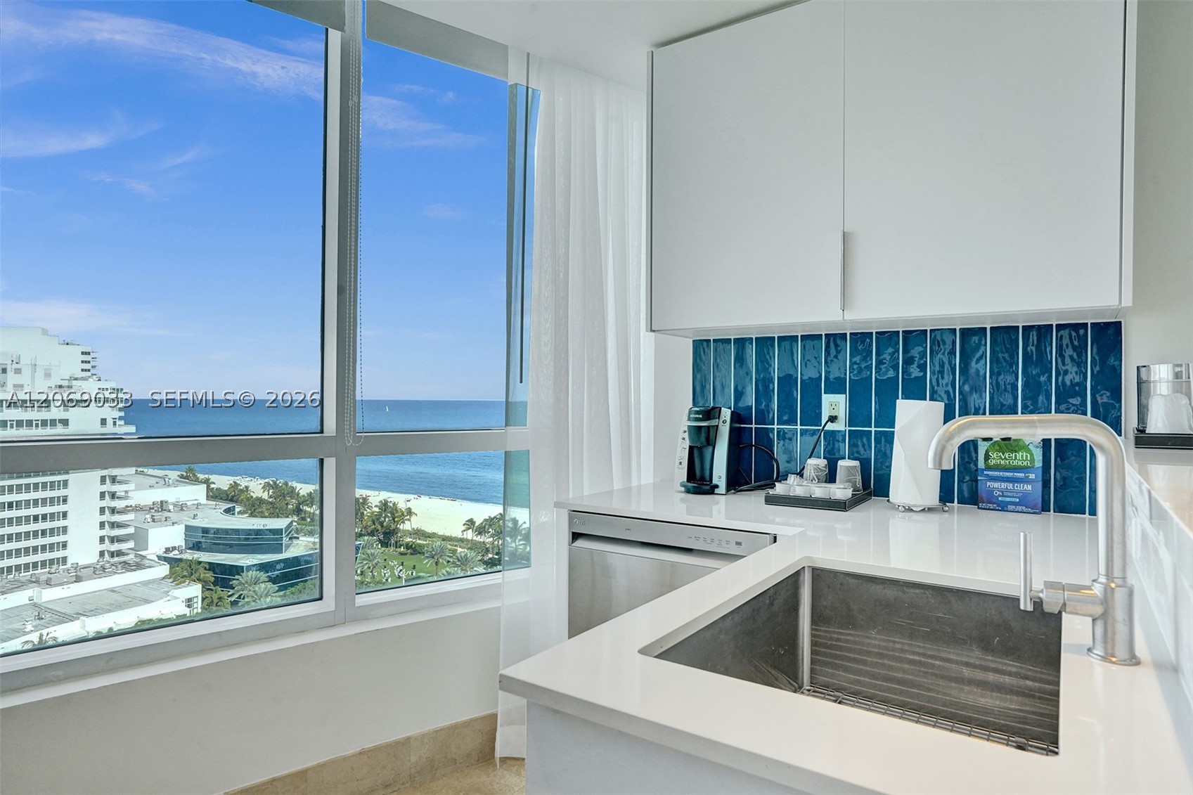 4401 Collins Ave #1503, Miami Beach FL 33140