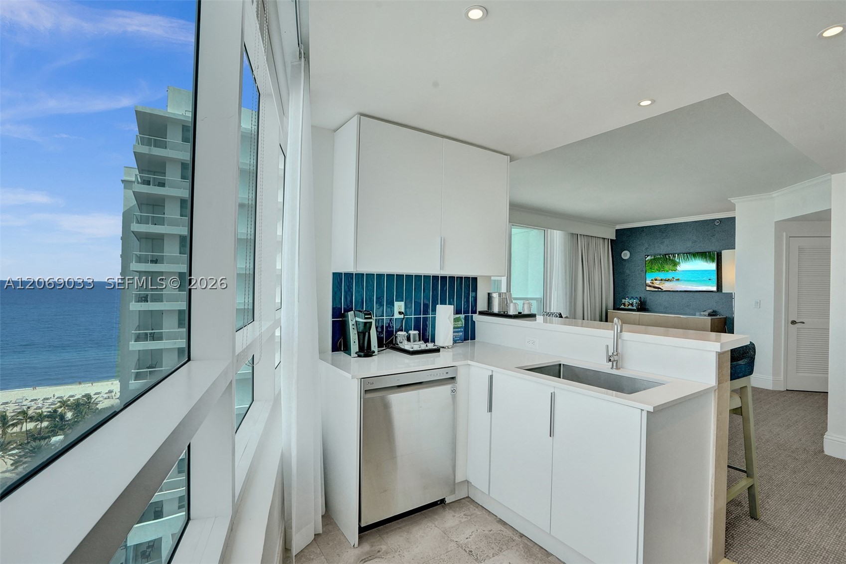 4401 Collins Ave #1503, Miami Beach FL 33140