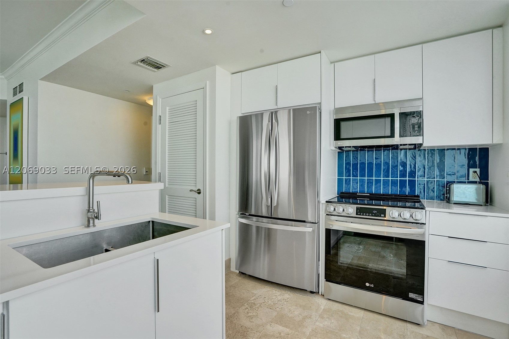 4401 Collins Ave #1503, Miami Beach FL 33140