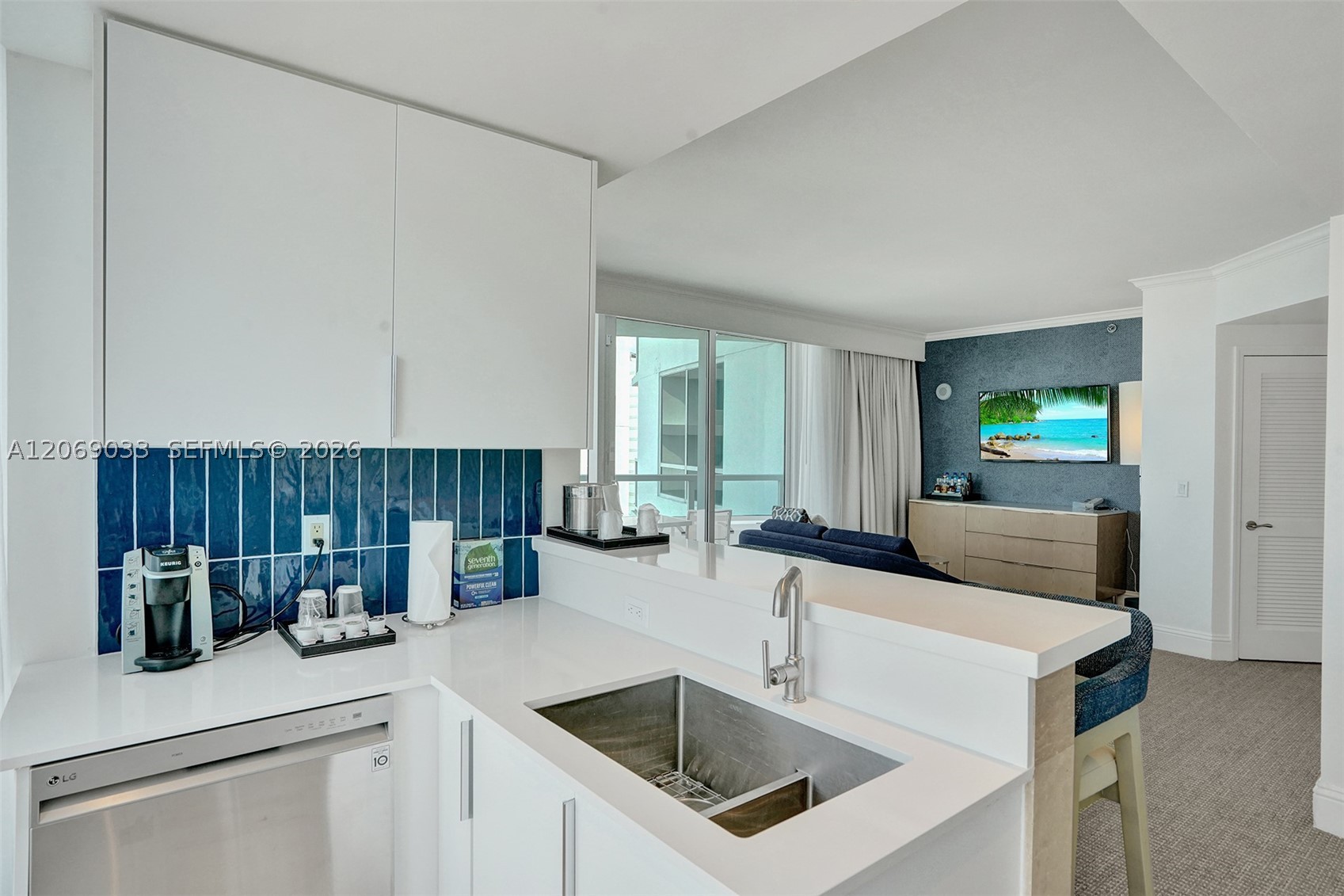 4401 Collins Ave #1503, Miami Beach FL 33140