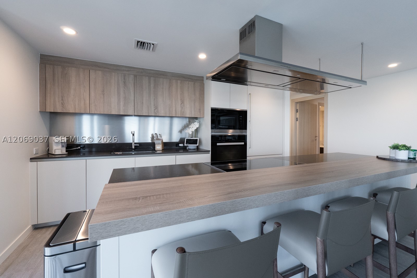 1000 Brickell Plz #4502, Miami FL 33131