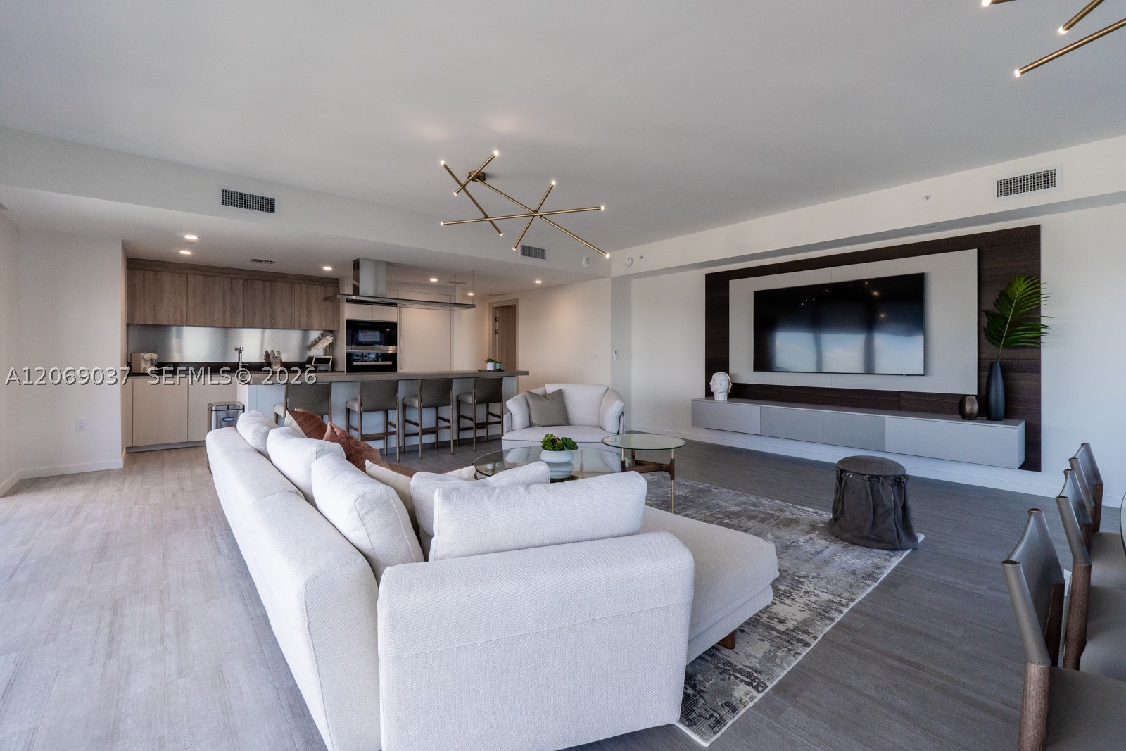 1000 Brickell Plz #4502, Miami FL 33131