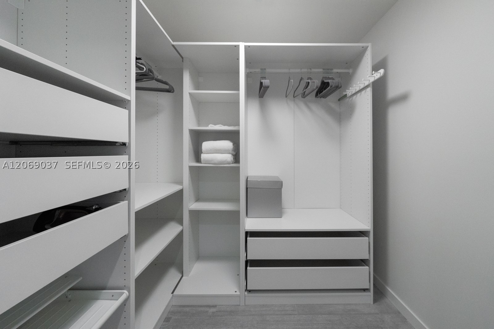 1000 Brickell Plz #4502, Miami FL 33131