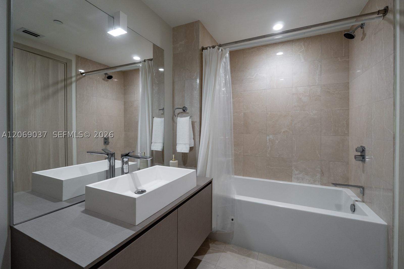 1000 Brickell Plz #4502, Miami FL 33131