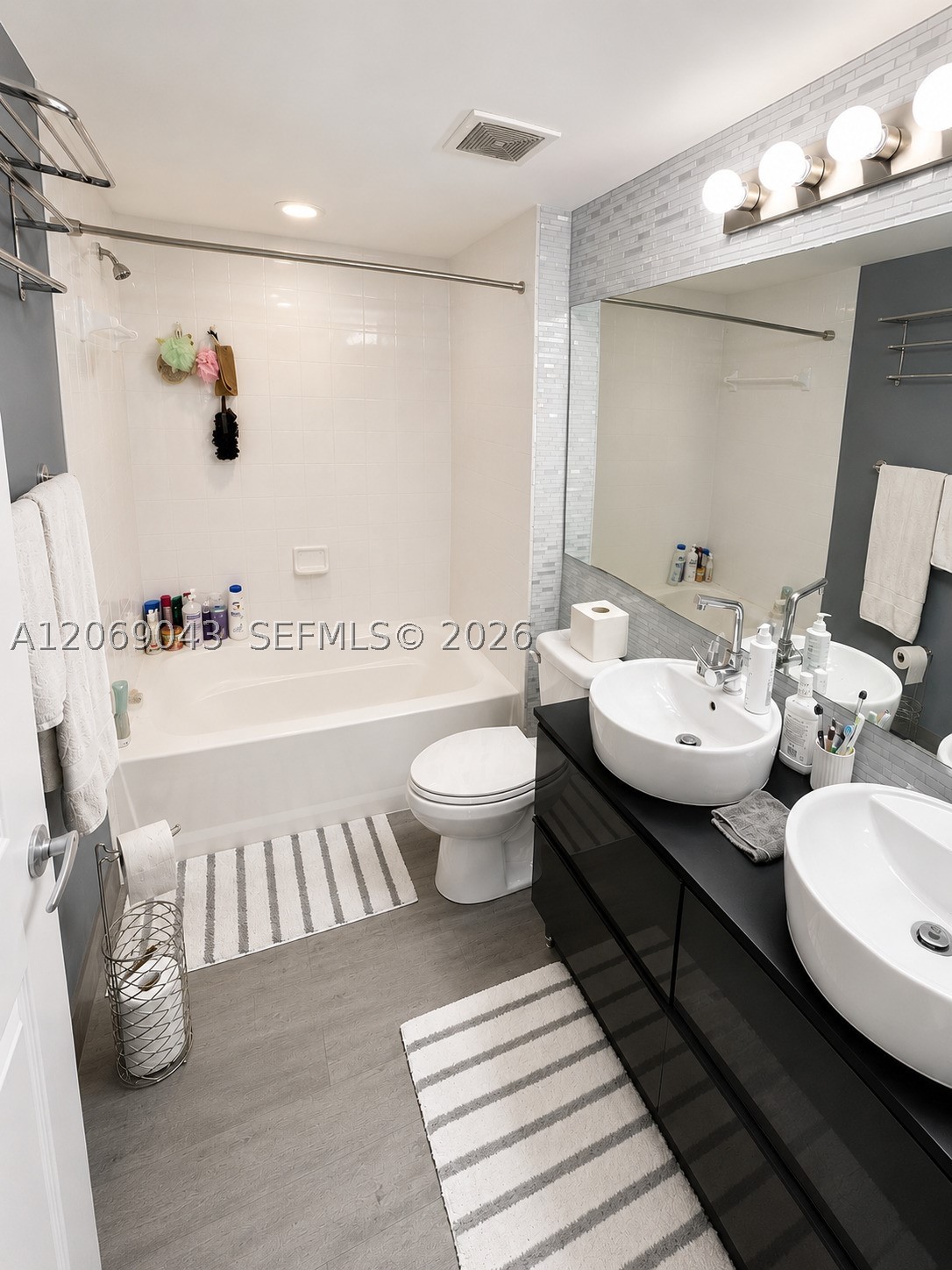 1155 Brickell Bay Dr #2504, Miami FL 33131