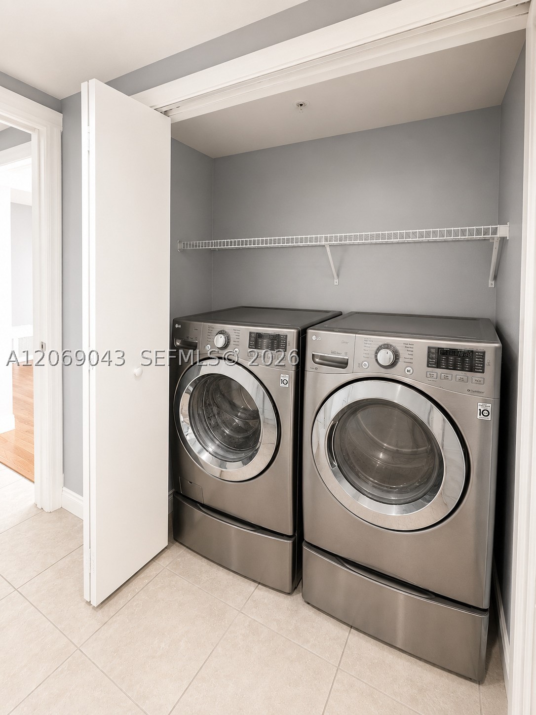 1155 Brickell Bay Dr #2504, Miami FL 33131