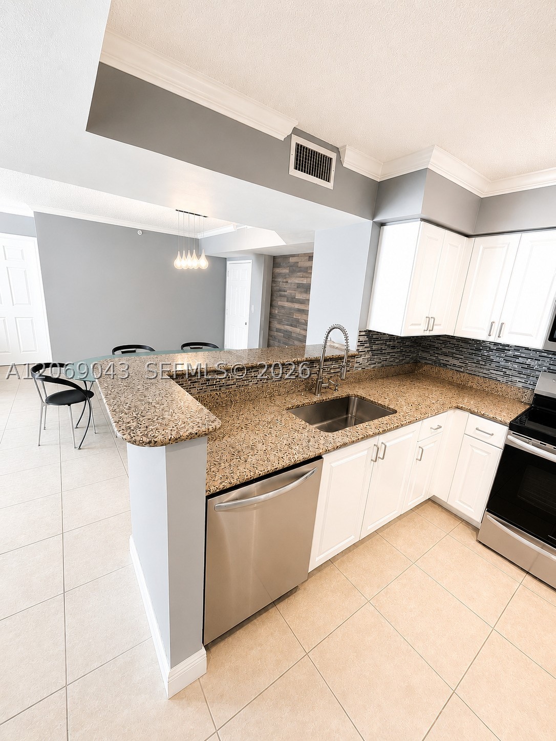 1155 Brickell Bay Dr #2504, Miami FL 33131