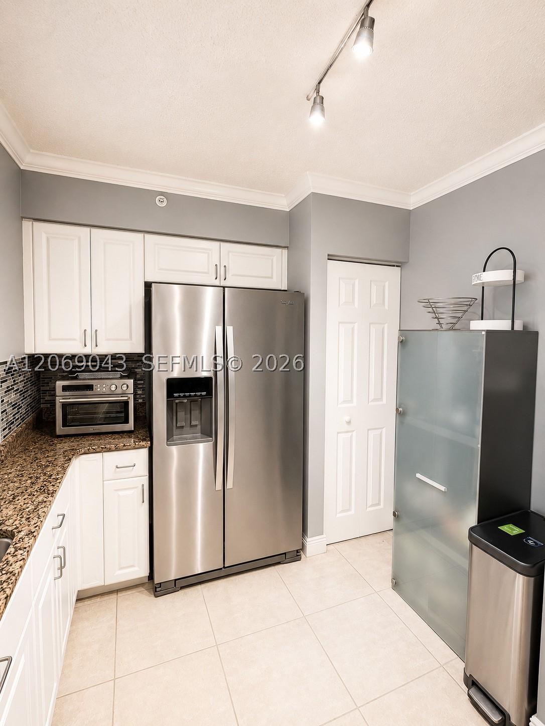 1155 Brickell Bay Dr #2504, Miami FL 33131