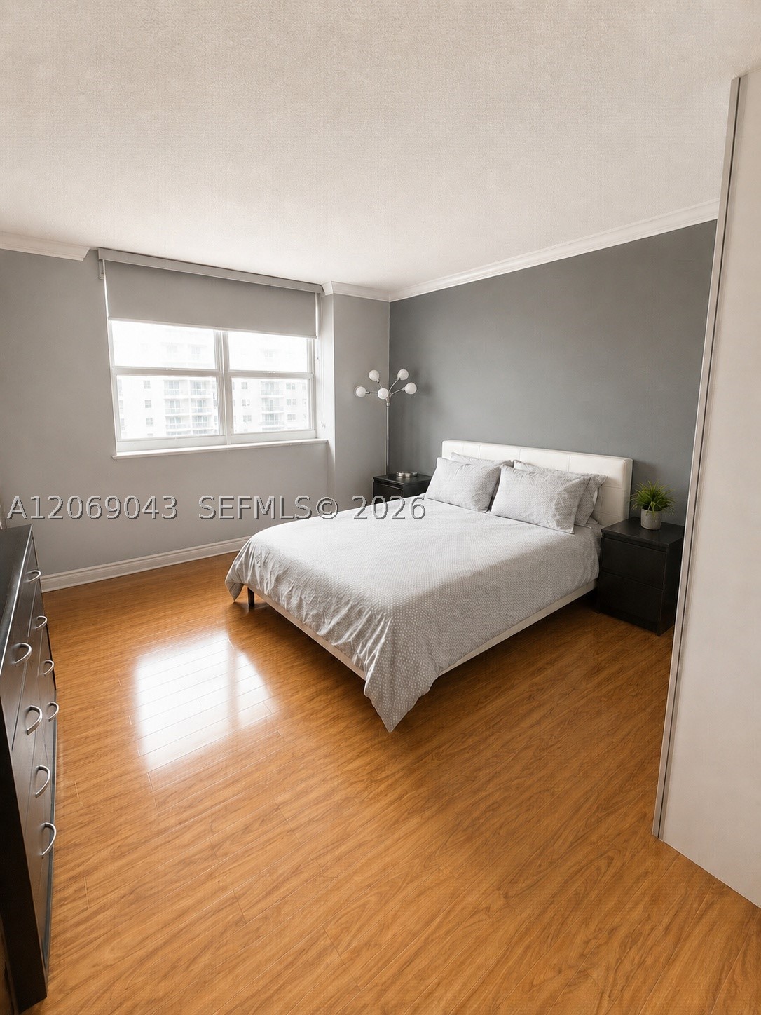 1155 Brickell Bay Dr #2504, Miami FL 33131