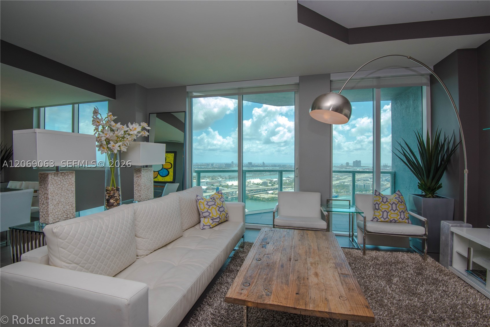 244 Biscayne Blvd #3902, Miami FL 33132