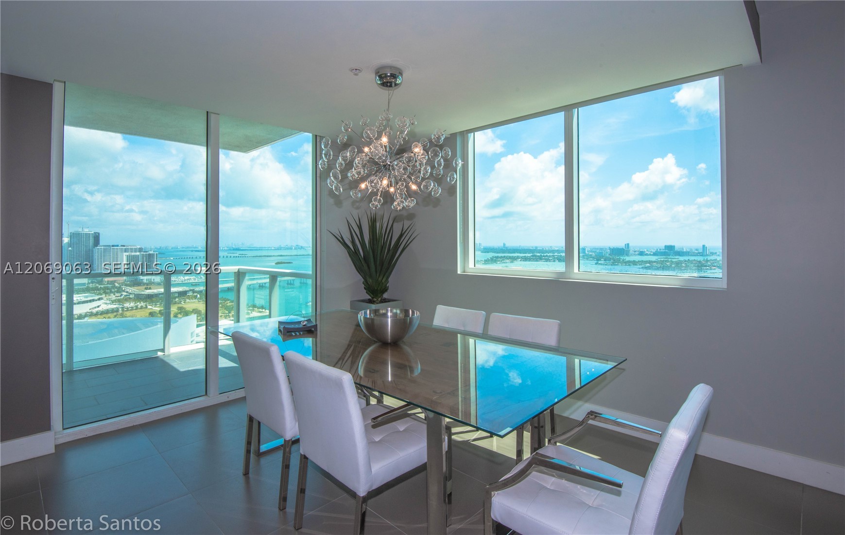 244 Biscayne Blvd #3902, Miami FL 33132