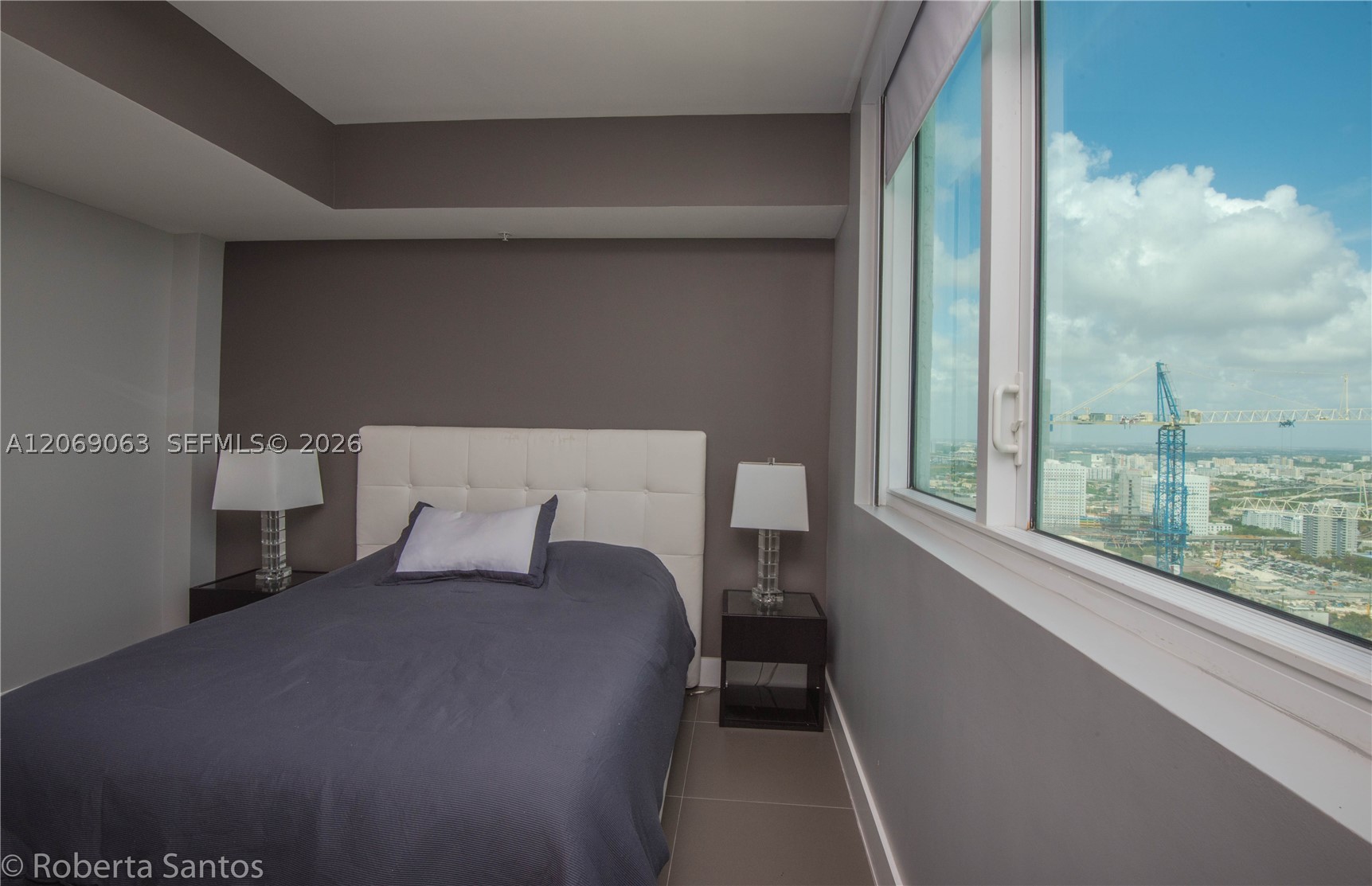 244 Biscayne Blvd #3902, Miami FL 33132