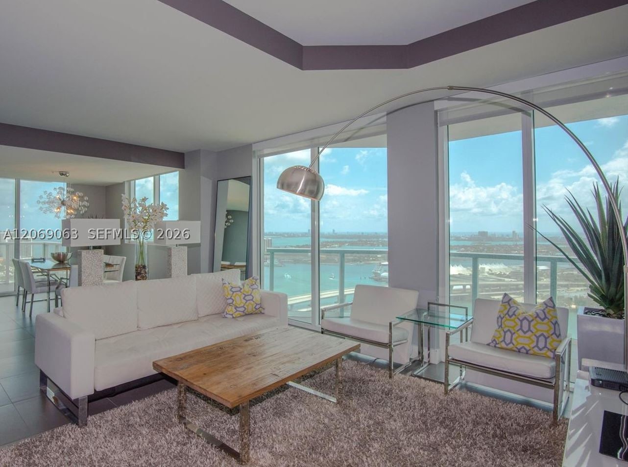244 Biscayne Blvd #3902, Miami FL 33132