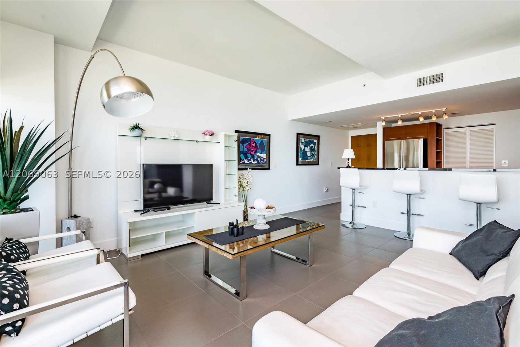 244 Biscayne Blvd #3902, Miami FL 33132