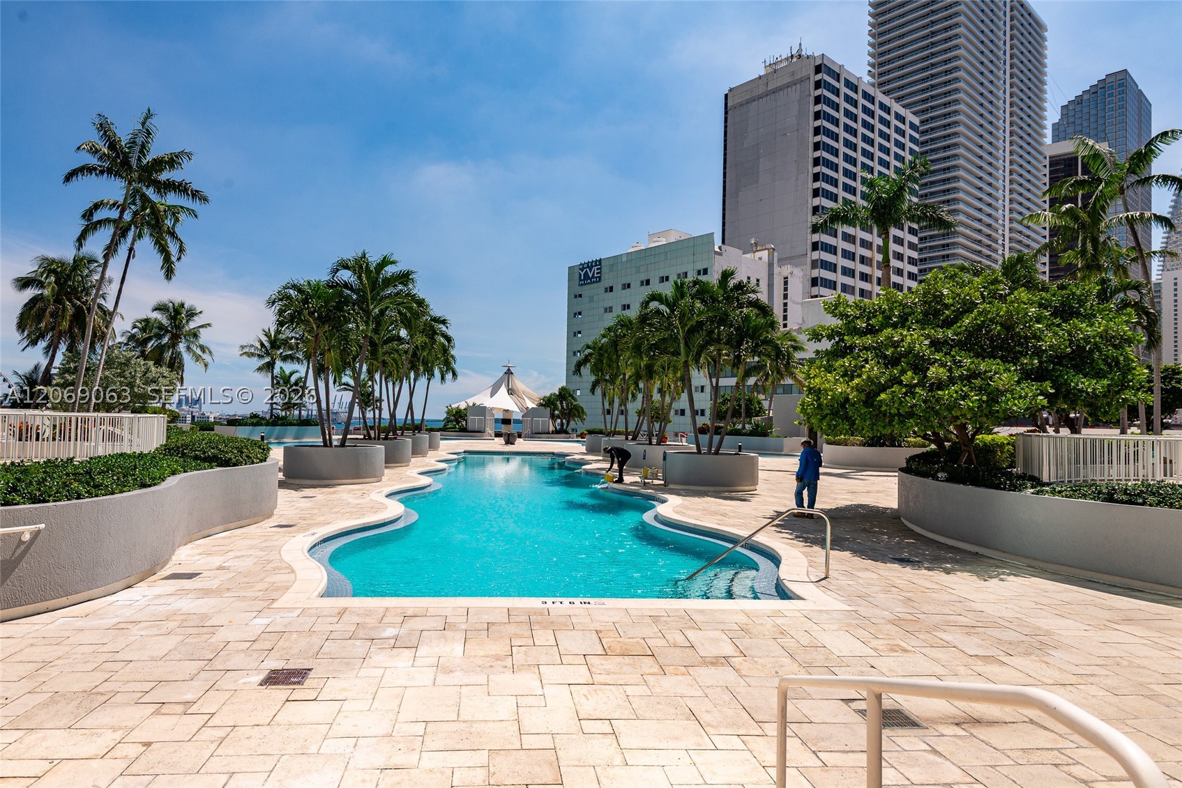 244 Biscayne Blvd #3902, Miami FL 33132
