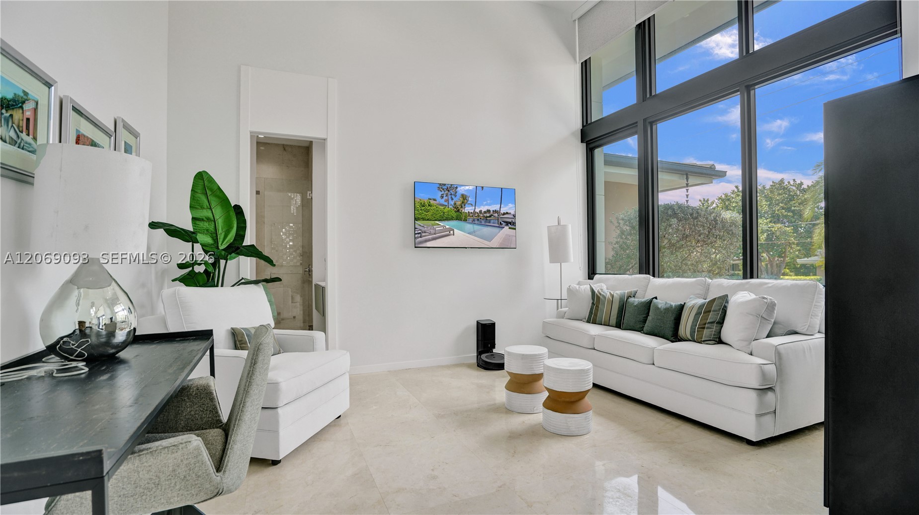 1651 Diplomat Pkwy, Hallandale Beach FL 33009