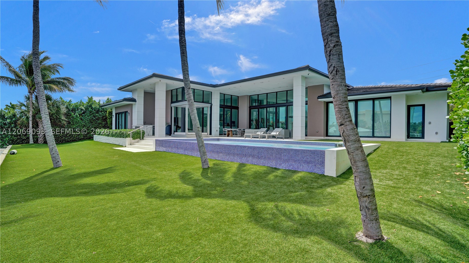 1651 Diplomat Pkwy, Hallandale Beach FL 33009