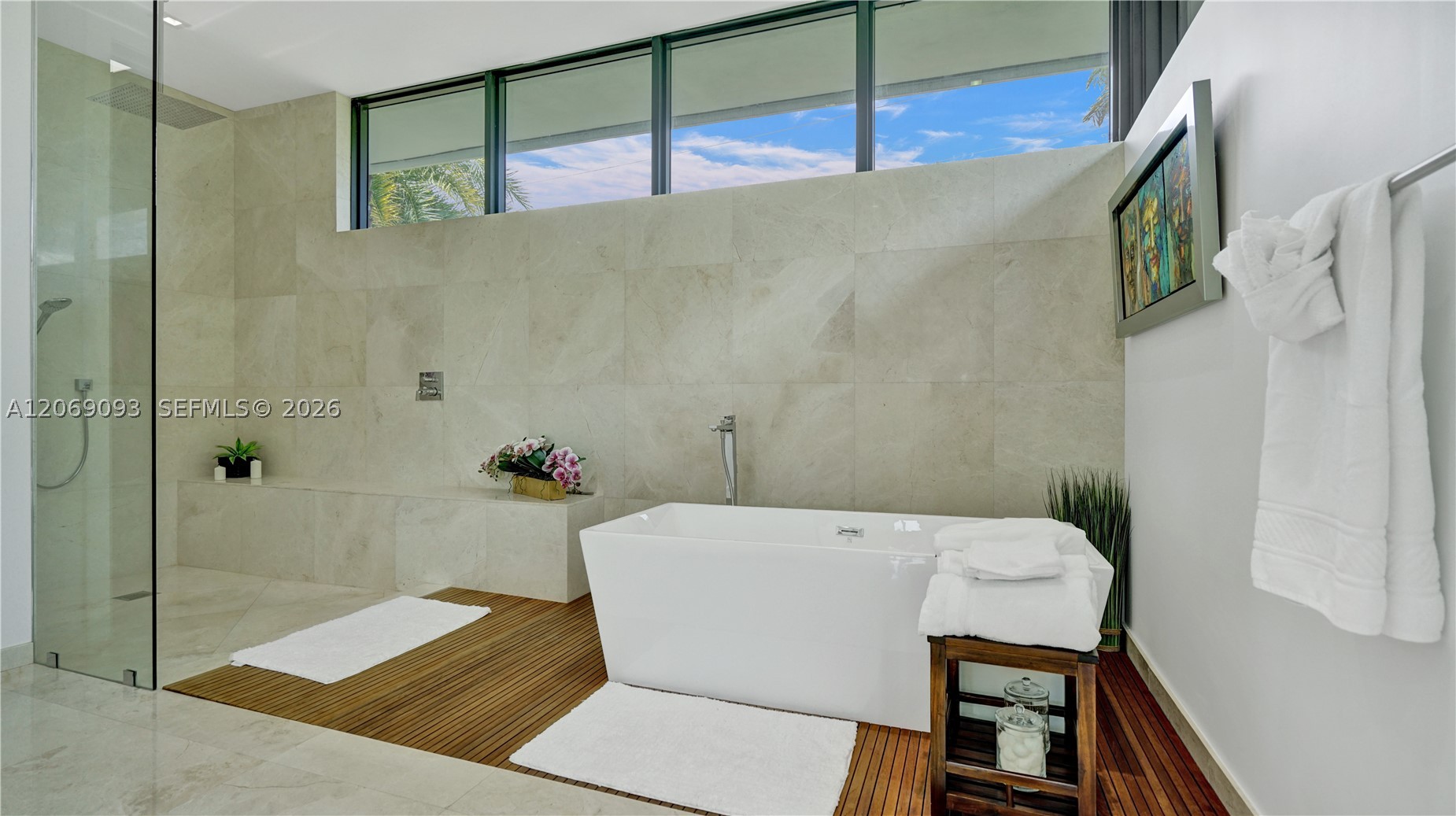 1651 Diplomat Pkwy, Hallandale Beach FL 33009