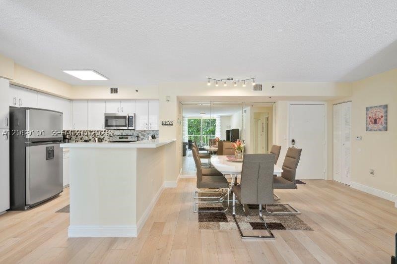19999 E Country Club Dr #1206, Aventura FL 33180