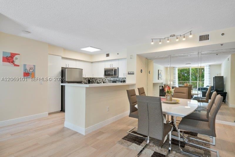 19999 E Country Club Dr #1206, Aventura FL 33180