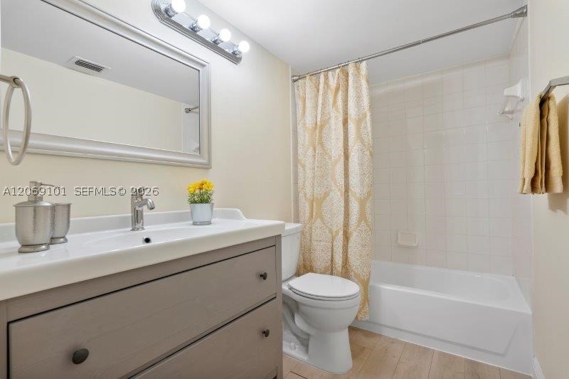 19999 E Country Club Dr #1206, Aventura FL 33180