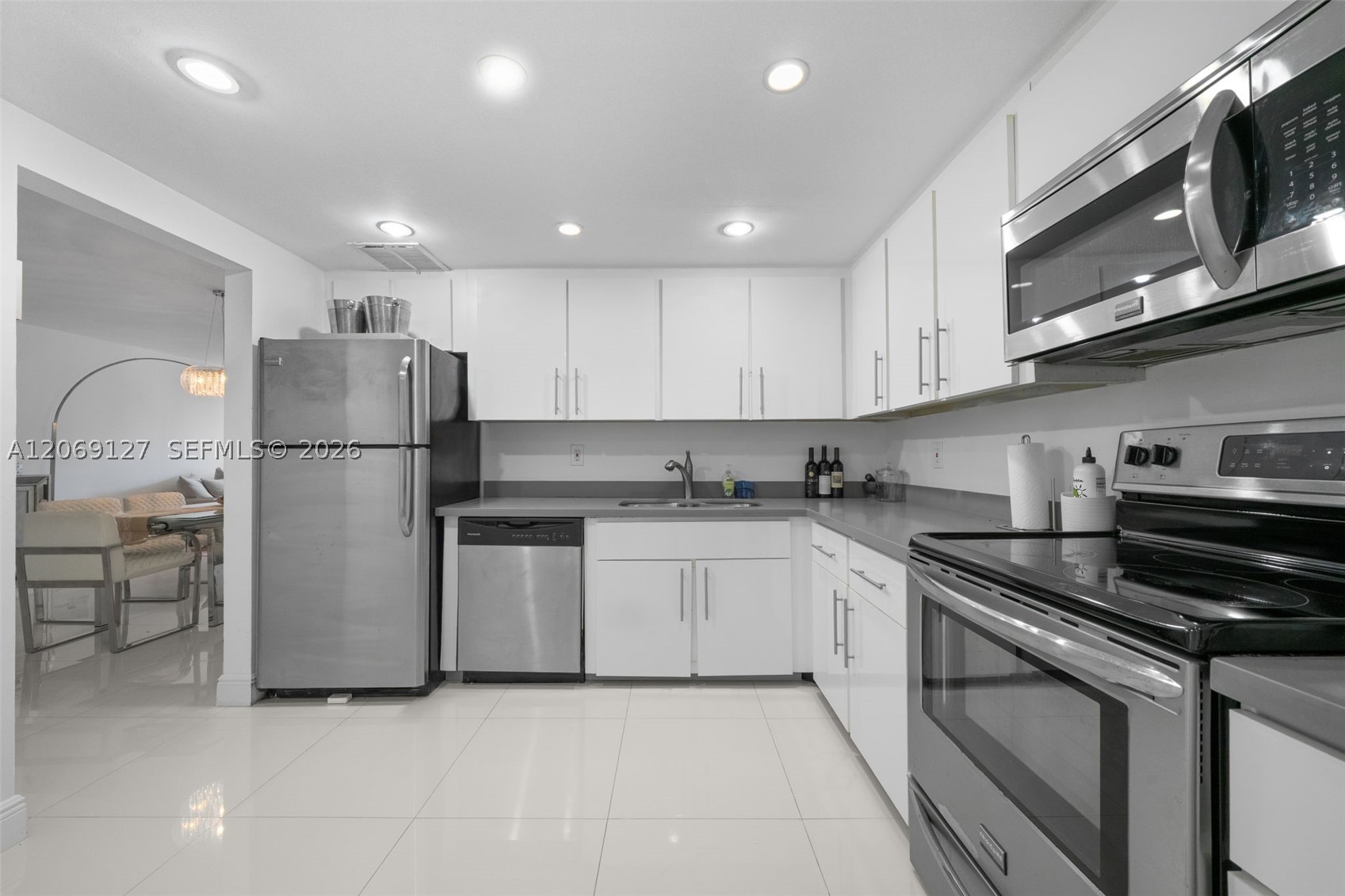 9801 Collins Ave #20V, Bal Harbour FL 33154