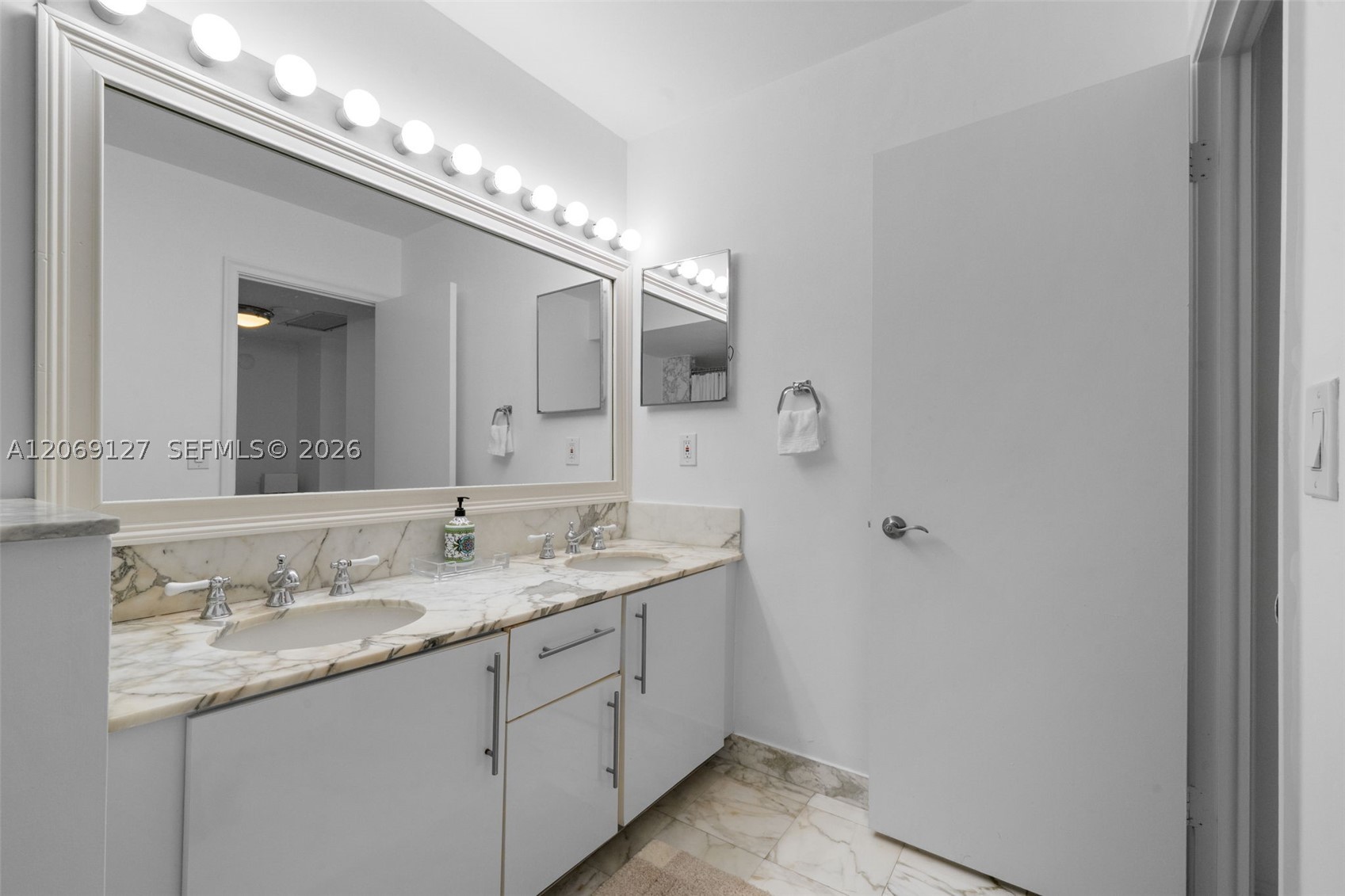 9801 Collins Ave #20V, Bal Harbour FL 33154