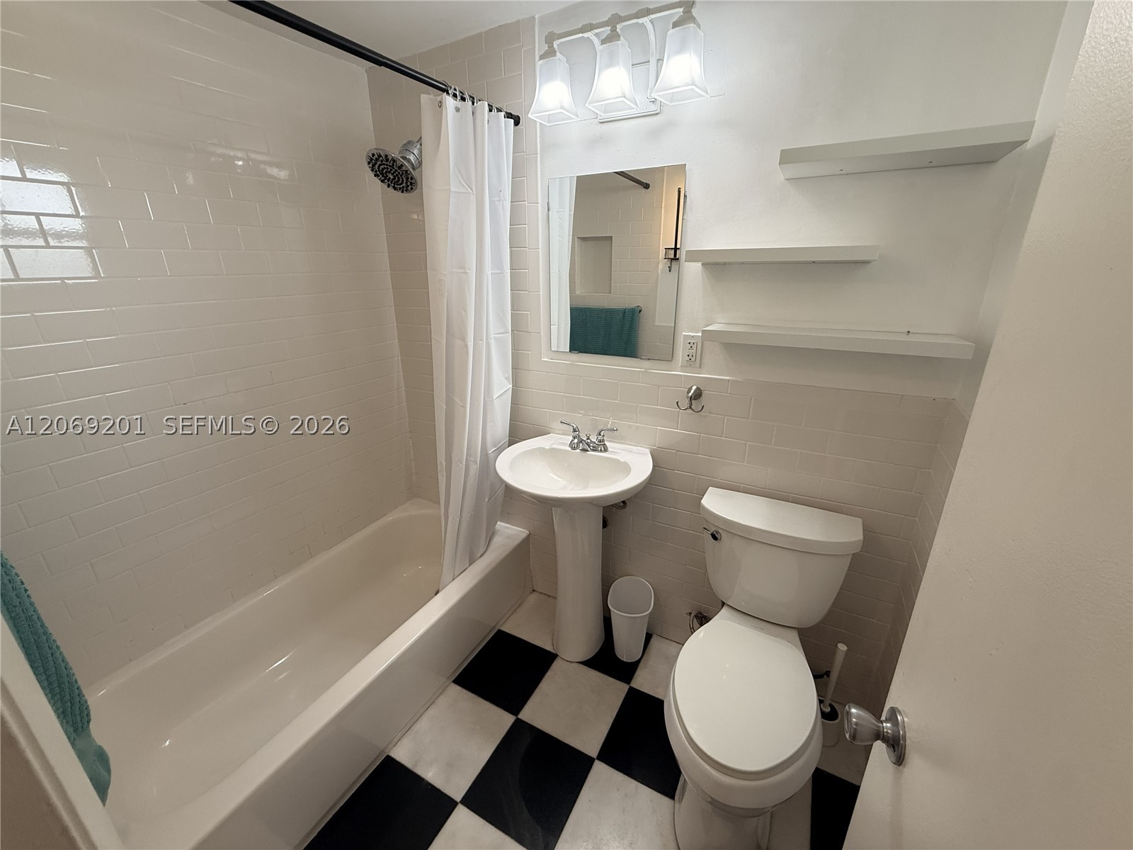 915 8th St #102, Miami Beach FL 33139