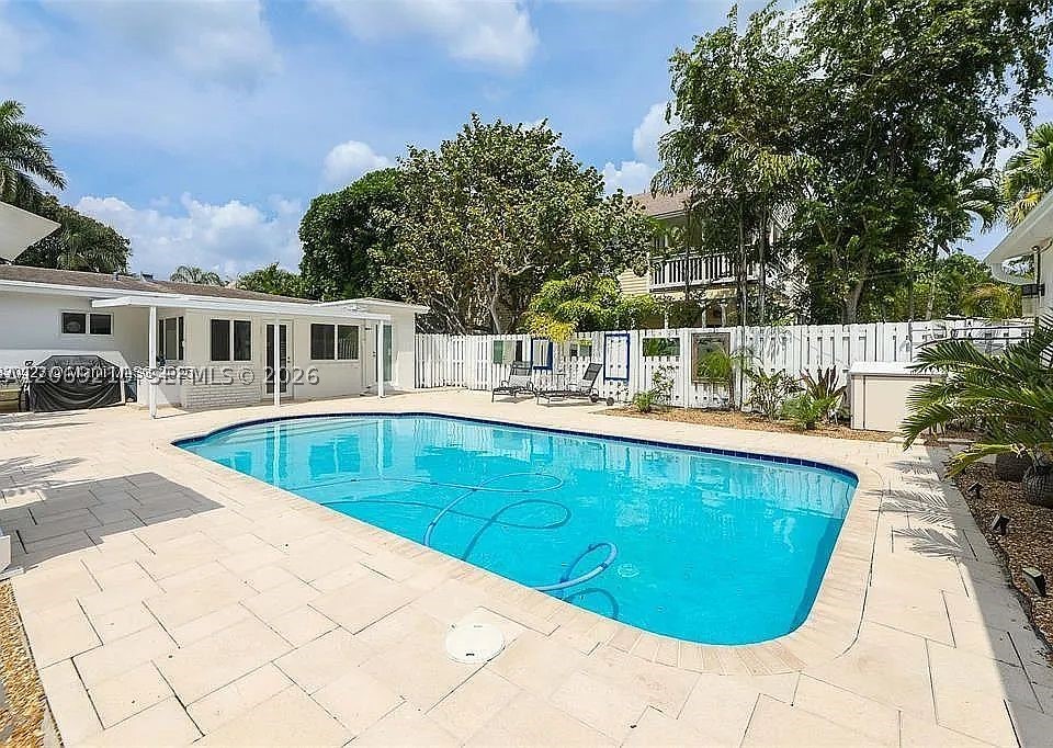 638 SW 5th Ave, Fort Lauderdale FL 33315