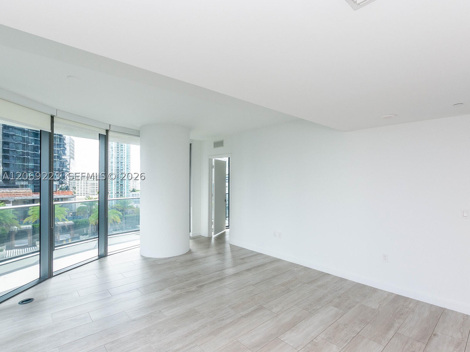 45 SW 9th St #1201, Miami FL 33130