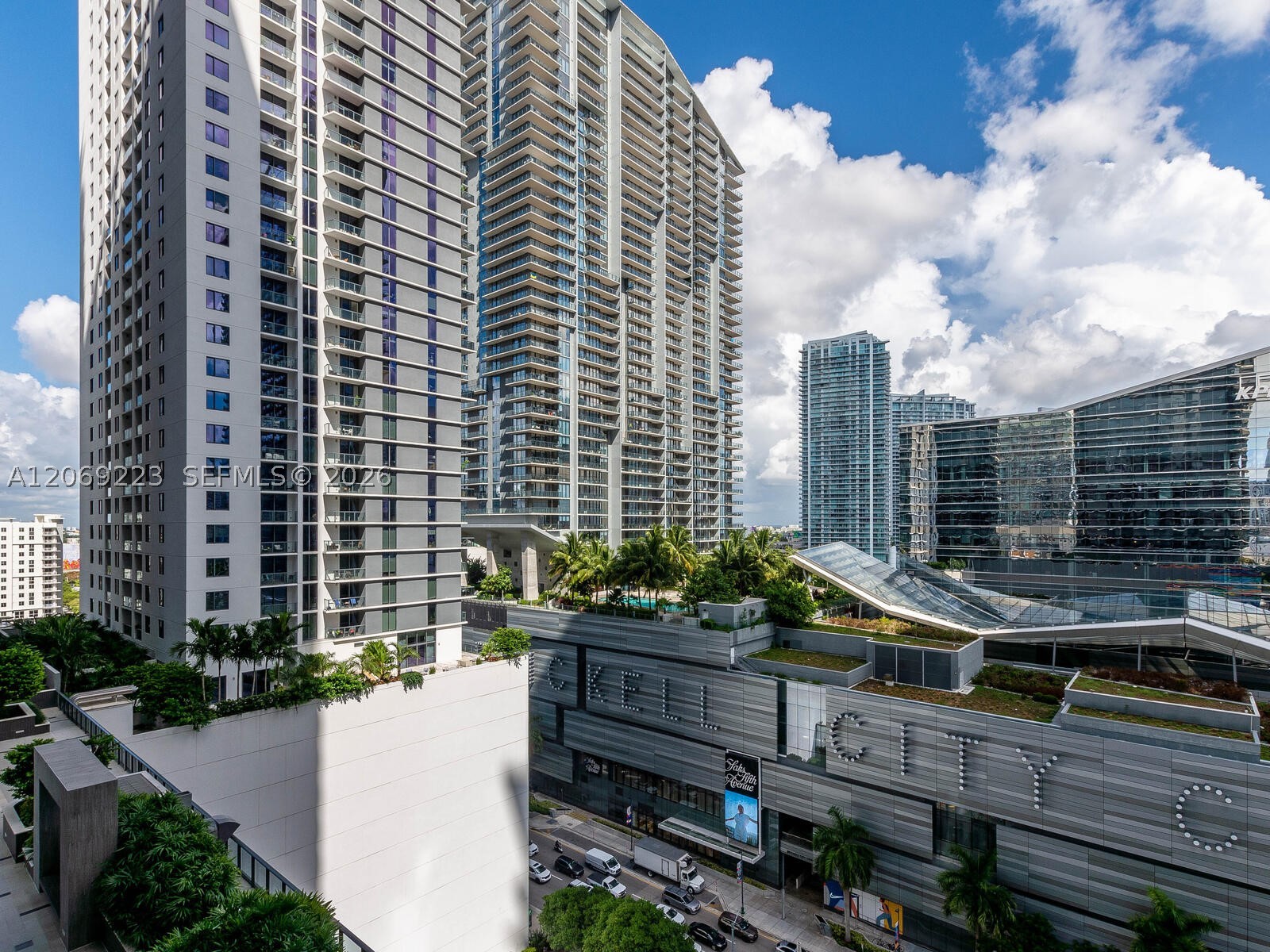 45 SW 9th St #1201, Miami FL 33130