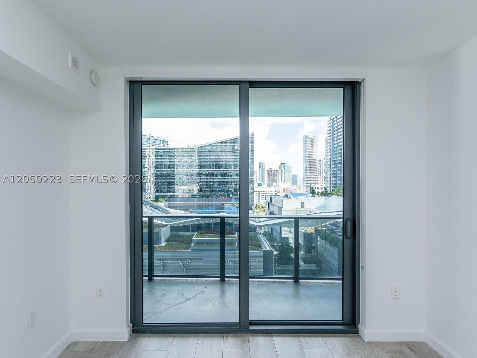 45 SW 9th St #1201, Miami FL 33130
