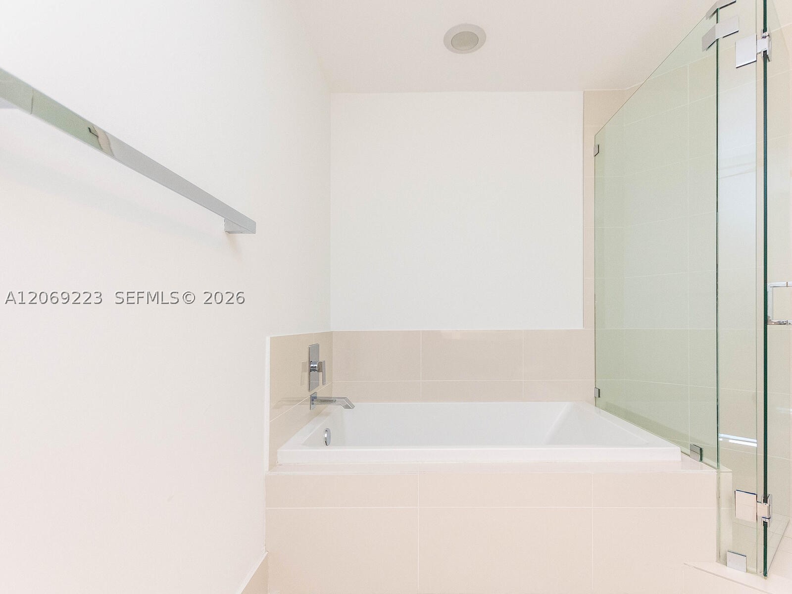 45 SW 9th St #1201, Miami FL 33130